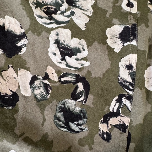 Banana Republic Pull On Silk Blouse Sz XL - Picture 4 of 9